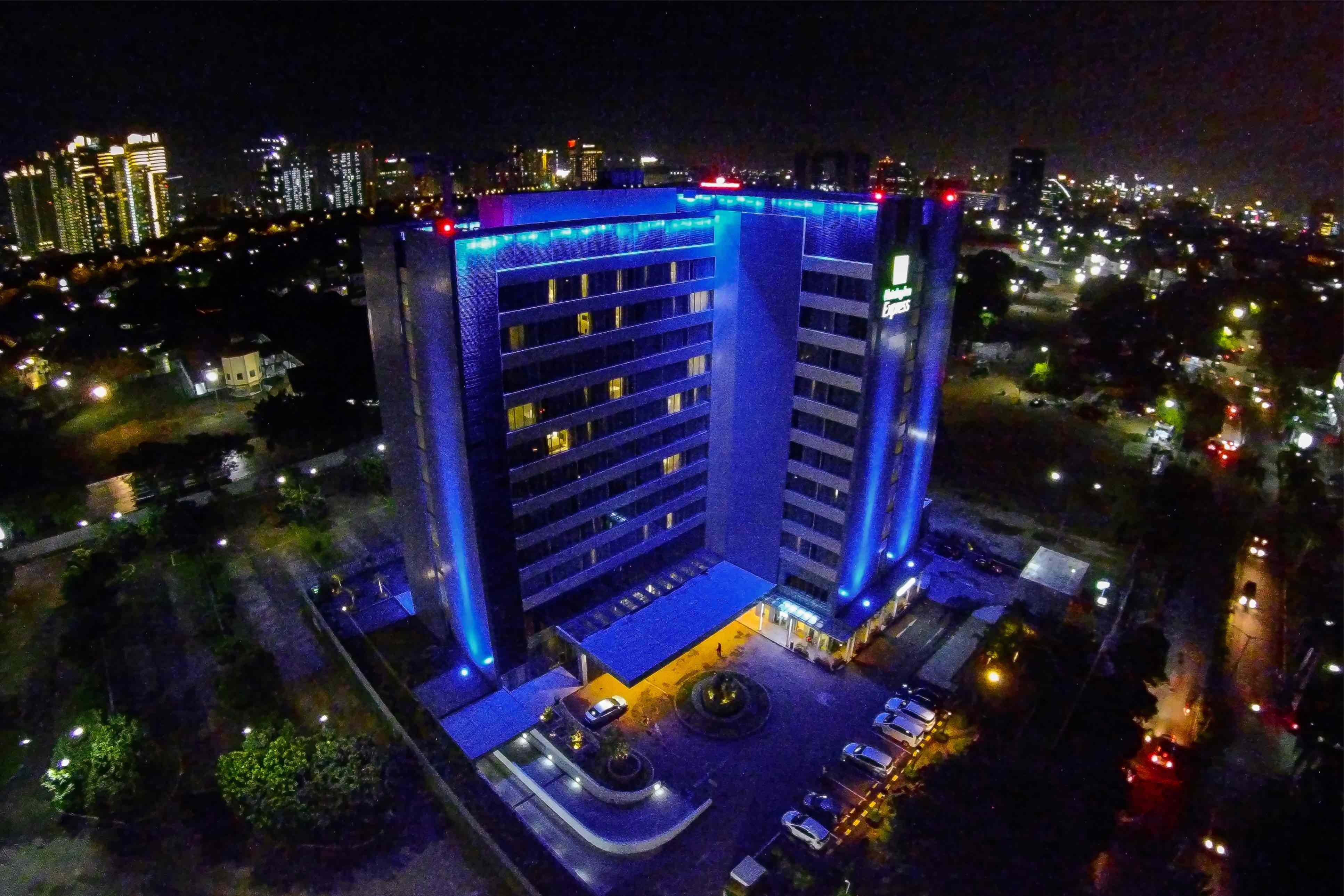 Holiday Inn Express Jakarta International Expo By Ihg Buitenkant foto