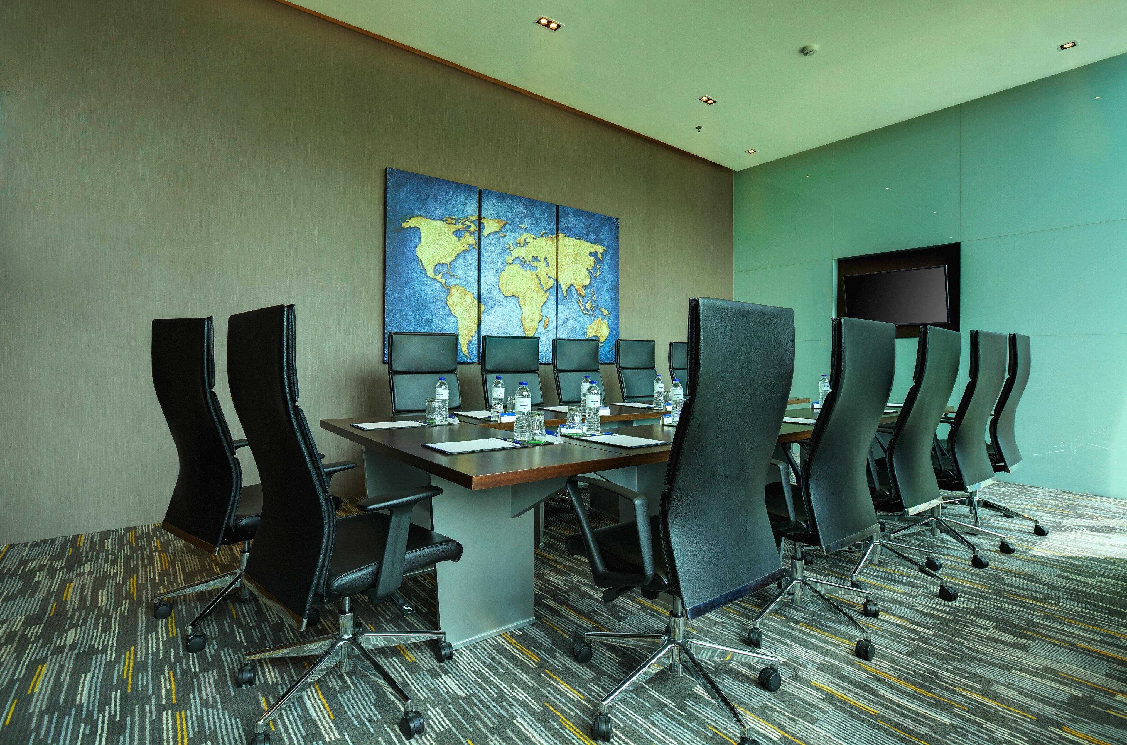 Holiday Inn Express Jakarta International Expo By Ihg Buitenkant foto