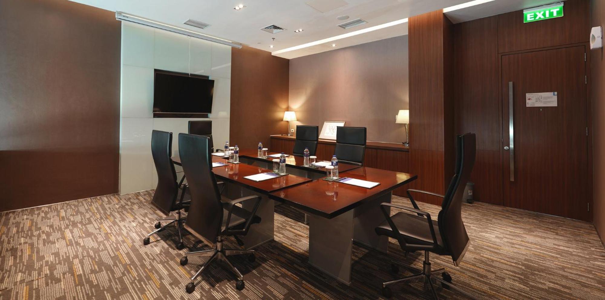 Holiday Inn Express Jakarta International Expo By Ihg Buitenkant foto
