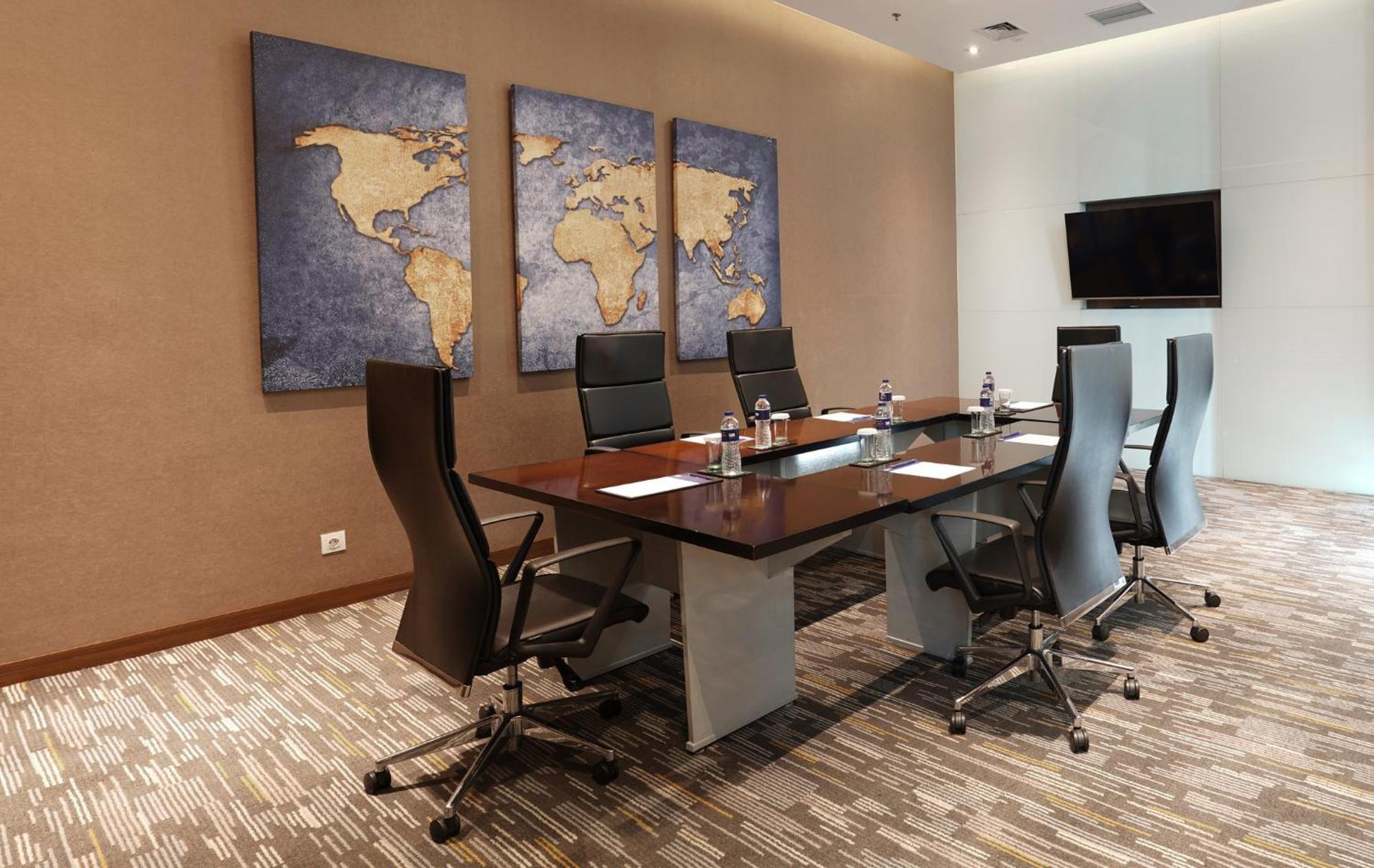 Holiday Inn Express Jakarta International Expo By Ihg Buitenkant foto