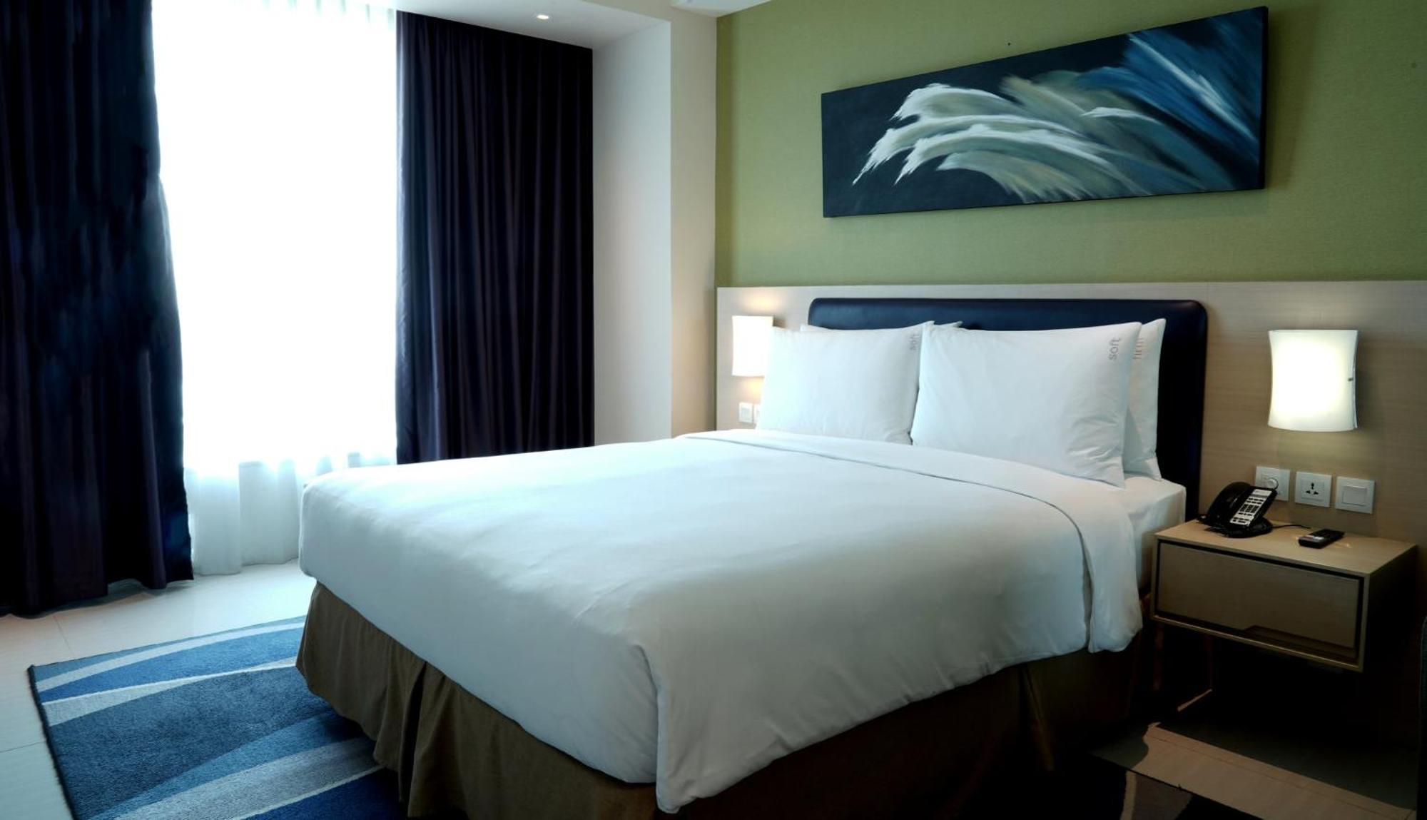 Holiday Inn Express Jakarta International Expo By Ihg Buitenkant foto