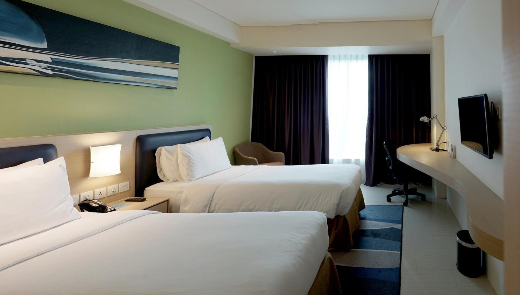 Holiday Inn Express Jakarta International Expo By Ihg Buitenkant foto